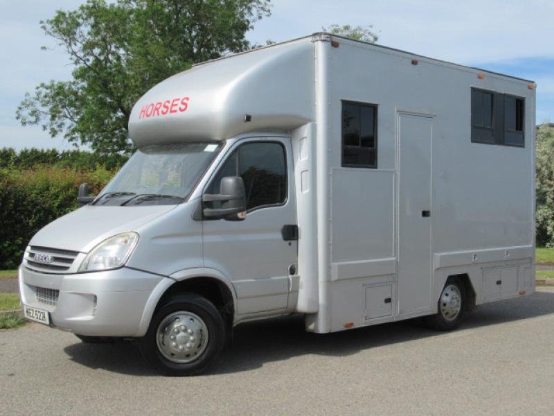 15-629-2007 Iveco Daily 65C18 6.5 Ton Professional conversion by Minster horseboxes. Stalled for 2 herringbone. Smart compact living.. 180 BHP