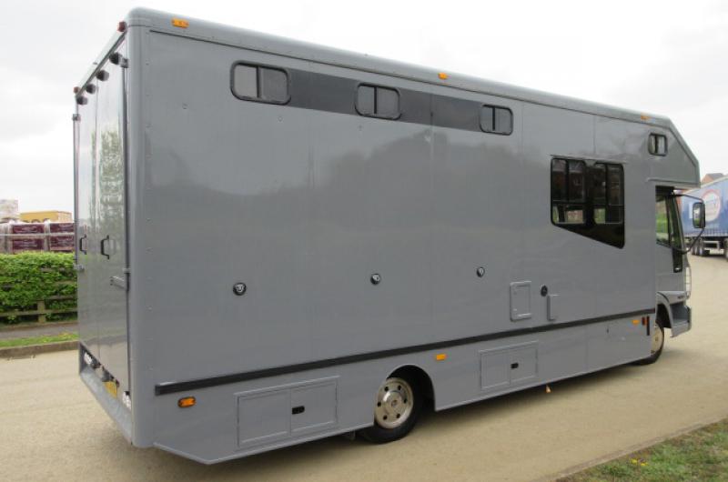 15-657-2004 53 Iveco Eurocargo Coach built Horsebox. Stalled for 3 with smart luxurious living.... Tilt cab