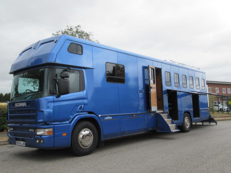 T Horseboxseller Horse Box 15693"