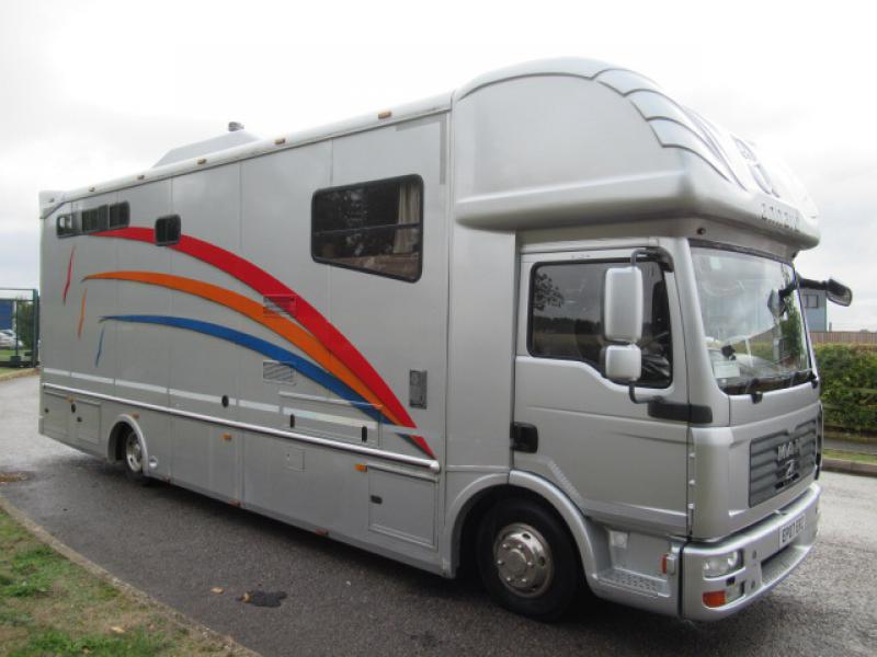 22-373-2007 MAN TGL 10 Ton Coach built by Annard. Stalled for 3. Smart luxurious living. Sleeping for 5. Full automatic chassis.. Only 45,829 Miles!