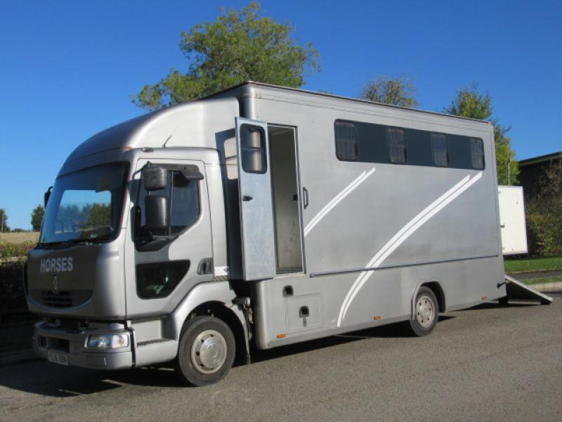 22-393-2007 Model 56 Renault Midlam. 7.5 Ton Professional conversion by Viking horseboxes. Stalled for 4. Smart changing area. Full tilt cab.