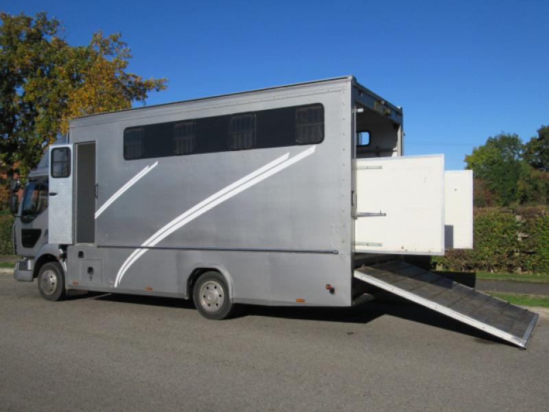 22-393-2007 Model 56 Renault Midlam. 7.5 Ton Professional conversion by Viking horseboxes. Stalled for 4. Smart changing area. Full tilt cab.