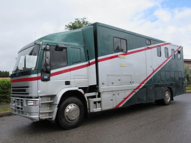 22-401-2001 Iveco Eurocargo 17 Ton HGV Coach built by Solitaire. Stalled for 5 with smart living, sleeping for 4. Full tilt cab.. Excellent condition throughout