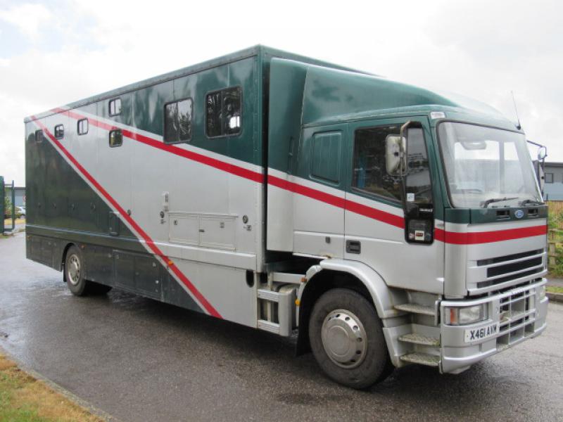 22-401-2001 Iveco Eurocargo 17 Ton HGV Coach built by Solitaire. Stalled for 5 with smart living, sleeping for 4. Full tilt cab.. Excellent condition throughout