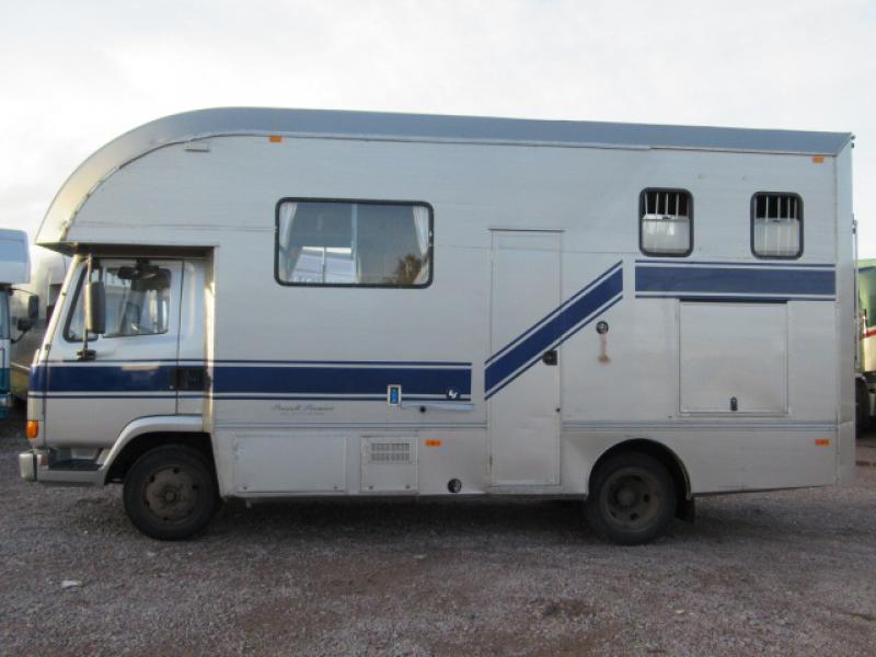 22-402-1997 DAF 45 130 7.5 Ton Coach built by Ascot. Stalled for 2. Smart living. Compact horsebox
