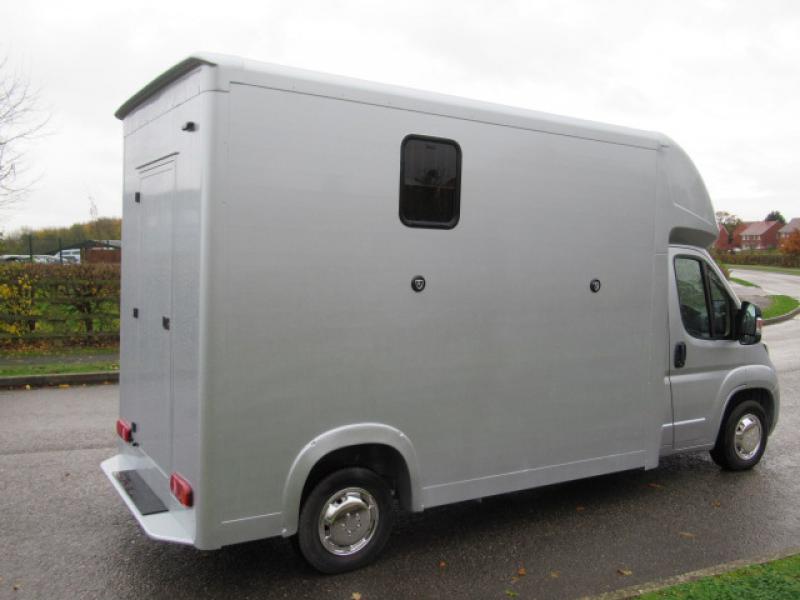 22-424-2016 Peugeot Boxer 3.5 Ton Brand New build. Select Flair Excel Long stall build. Stalled for 2 rear facing.. Full wall between the horse area. Finished off in metallic silver
