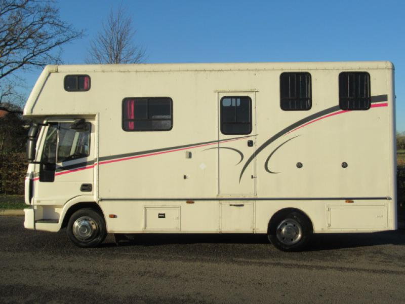 22-439-*NEW PRICE*  2009 Iveco Eurocargo 75E18 7.5 Ton Coach built by Highbarn. Stalled for 3 with smart compact living. Full Automatic chassis. Smart compact horsebox