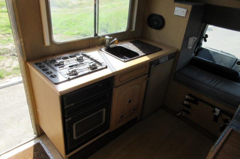 22-443-DAF 55 13 Ton Coach built by Davenport horseboxes. Stalled for 4. Excellent height and width. Smart spacious living with toilet and shower. Sleeping for 4.. Mot October 2023