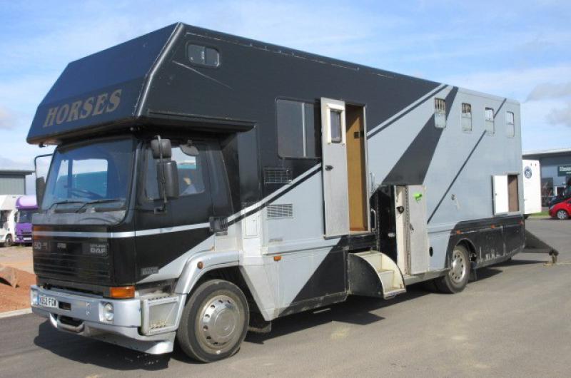 22-443-DAF 55 13 Ton Coach built by Davenport horseboxes. Stalled for 4. Excellent height and width. Smart spacious living with toilet and shower. Sleeping for 4.. Mot October 2023