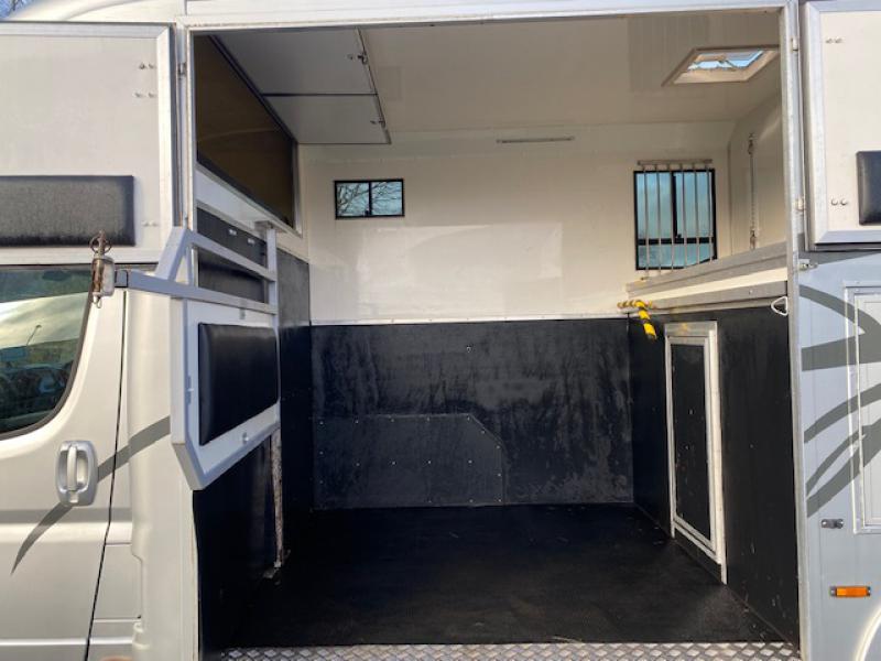 23-453-2016 Model 65 Peugeot Boxer 3.5 ton Coach built by Ascot horsebox. Weekender model. Stalled for 2 rear facing.. Smart changing area at rear.. Beautiful condition throughout
