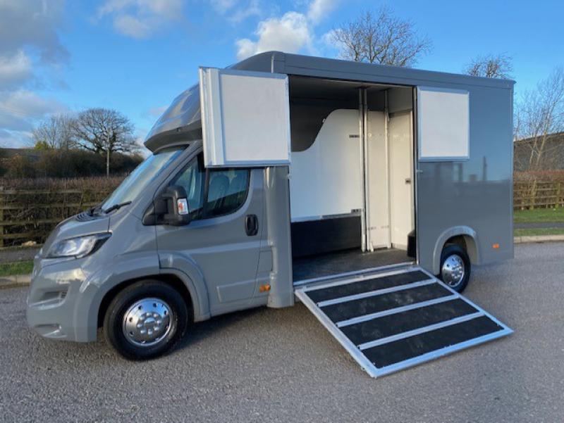 23-459-2015 Peugeot Boxer HDI 3.5 Ton Select Excel long stall model. New Build. Extra long wheel base model. Full wall between horse area and changing area. Finished off in Audi Nardo Grey
