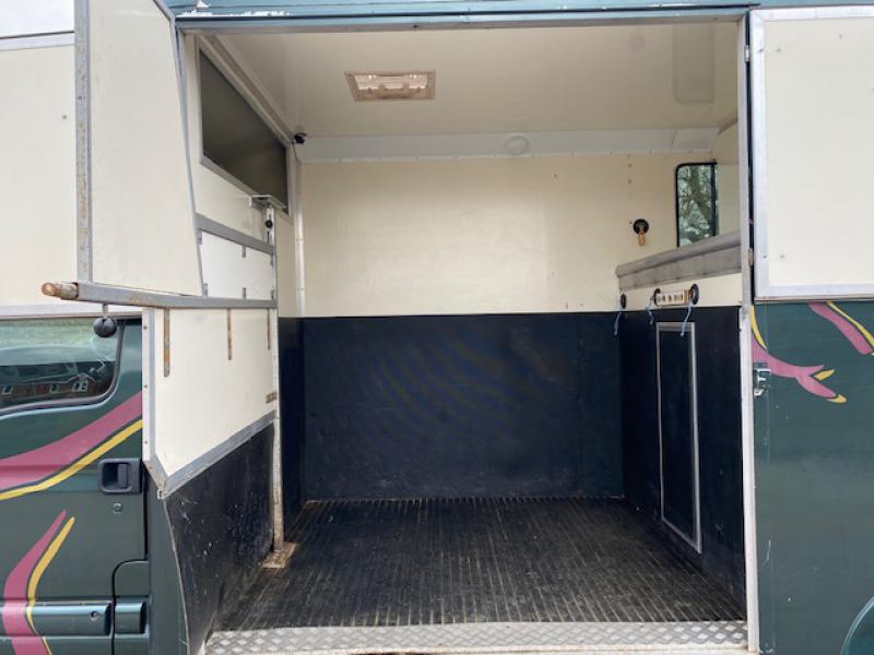 23-477-2007 Vauxhall Movano 3.5 Ton Coach built by Chaighley. Long stall model. Stalled for 2 rear facing. Full wall. Smart changing area at rear. Excellent condition throughout