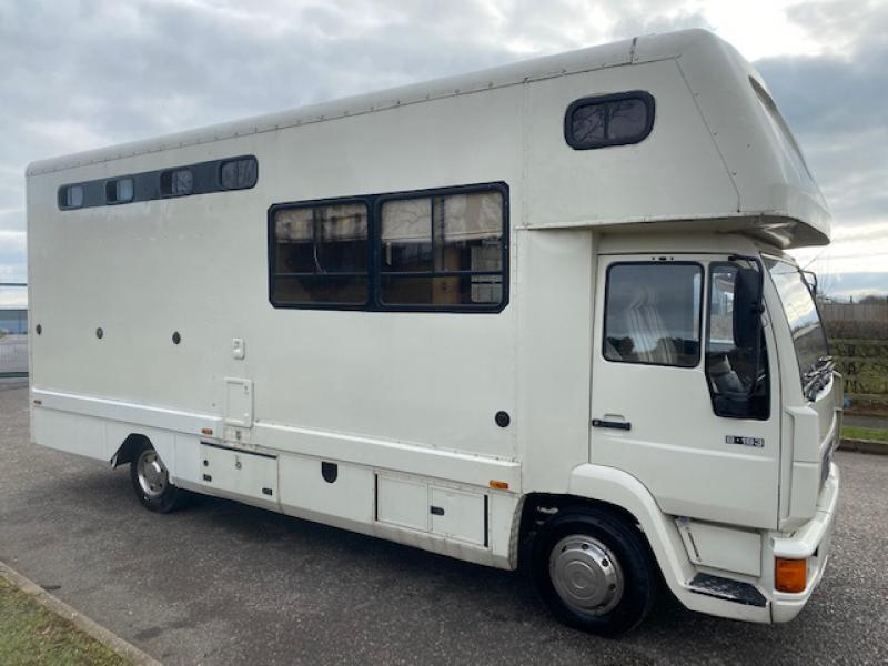 23-486-MAN 8163 7.5 Ton Coach built by East Yorkshire horseboxes. Stalled for 3. Smart luxurious living, sleeping for 4.  External tack lockers.. Low mileage