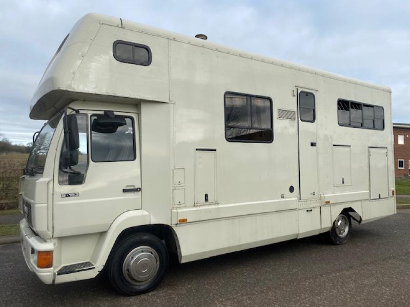 23-486-MAN 8163 7.5 Ton Coach built by East Yorkshire horseboxes. Stalled for 3. Smart luxurious living, sleeping for 4.  External tack lockers.. Low mileage