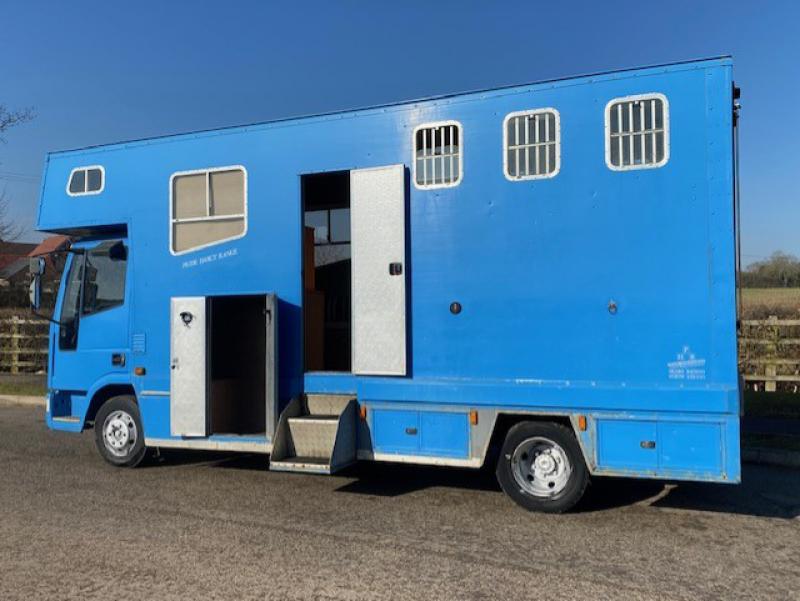23-488-2002 Model 51 Iveco Eurocargo 75E15 7.5 Ton Coach built by Pride horseboxes. Stalled for 3. Smart day living area.. Large external tack locker which does not intrude into the horse area.. Full tilt cab
