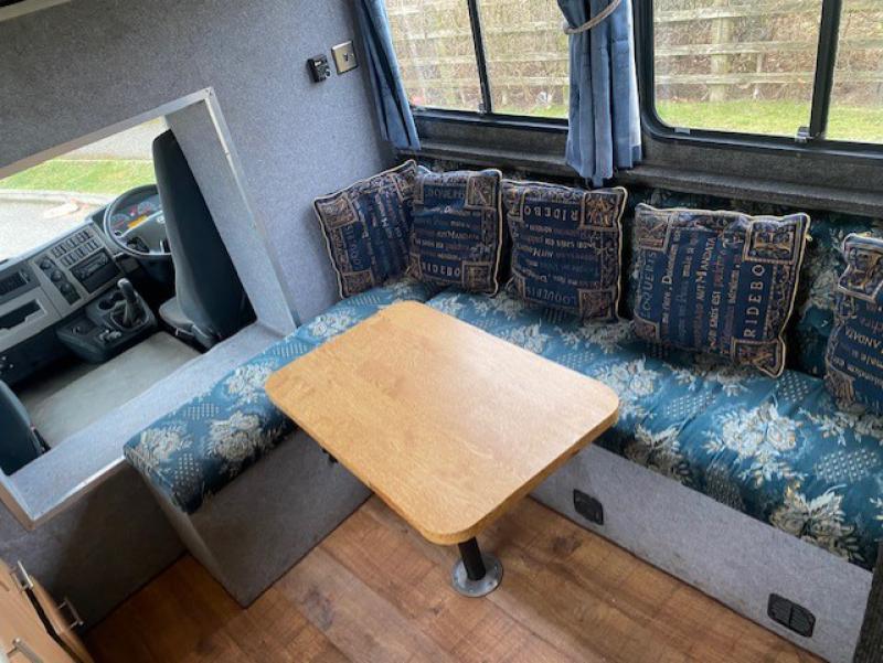 23-493-2009 Model 58 Volvo FL 18 Ton Coach built by Castle Horseboxes. Stalled for 5 large horses. Smart spacious luxury living with toilet and shower Sleeping for 4 people. Full tilt cab..