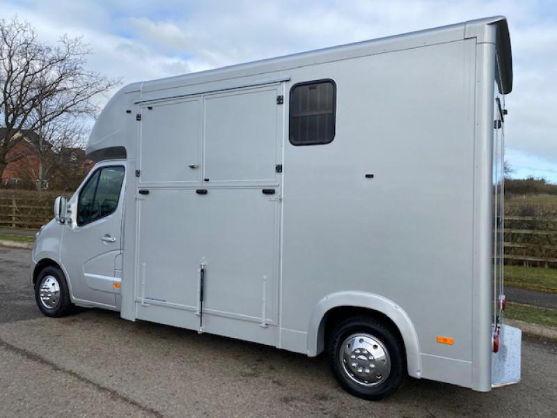 23-495-2011 Renault Master 3.5 Ton Select Excel long stall model. New Build. LWB. Full wall between horse area and changing area. Finished off in Moon dust silver