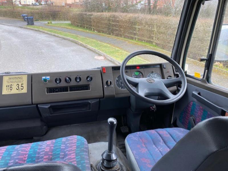 23-499-Mercedes Benz 814 7.5 Ton Coach built by Highbarn. Stalled for 3. Smart living, sleeping for 4. Toilet and shower.. Excellent condition throughout for the age