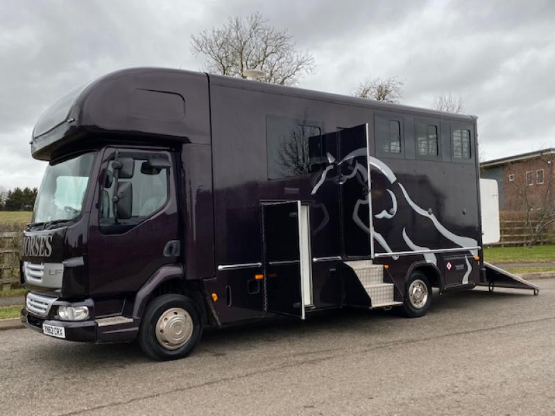 23-503-Beautiful 2012 DAF LF 7.5 Ton Automatic, coach built by Elite. Stalled for 3 with smart spacious living, sleeping for 4. Toilet and shower.  Underfloor storage.. Full tilt cab