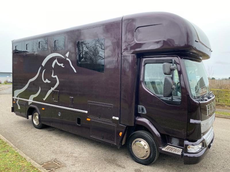 23-503-Beautiful 2012 DAF LF 7.5 Ton Automatic, coach built by Elite. Stalled for 3 with smart spacious living, sleeping for 4. Toilet and shower.  Underfloor storage.. Full tilt cab