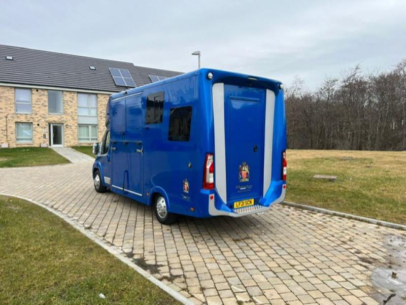 23-507-Beautiful 2021 Model  21 Citroen relay 4.5 Ton Coach built by Fothering horseboxes. Platinum 45 Model. Stalled for 2 rear facing.. Smart changing living at the rear. Brand New Build. 1900 kg Payload!
