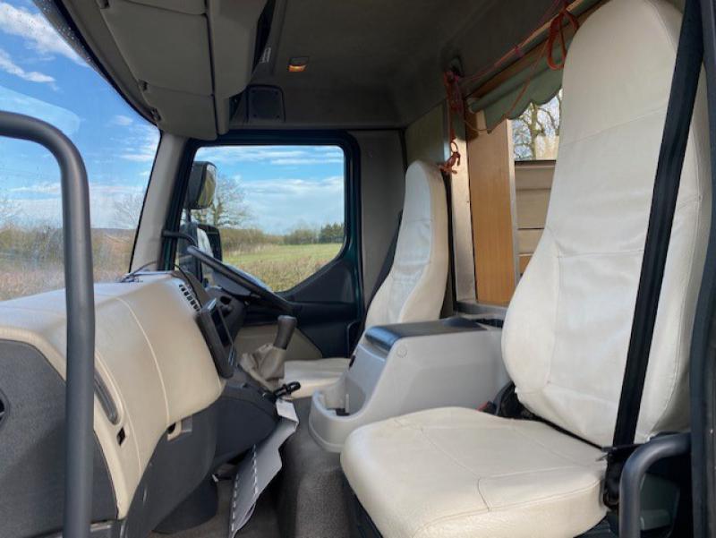 23-510-Beautiful 2009 Model 58 Renault Midlam  7.5 Ton , coach built by Harley Horseboxes. Stalled for 3 with smart spacious living, sleeping for 4. Toilet and shower.  Underfloor storage.. Full tilt cab