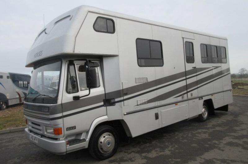 23-520-DAF 45 130 7.5 Ton Oakley Supreme. Stalled for 3. Smart spacious living, sleeping for 4. Toilet and shower..