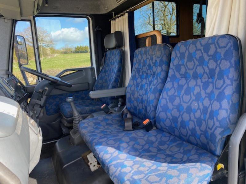 23-529-2006 Model 55 Iveco Eurocargo 18E21 Coach built by Oakley Coach builders. Stalled for 6 with smart luxury living area, Side and rear ramp. No external tack locker intruding into the horse area..