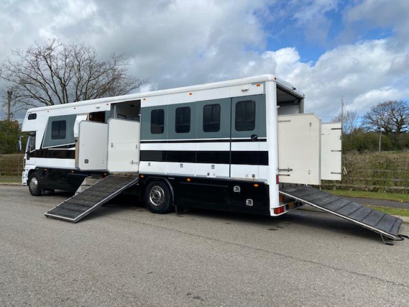23-529-2006 Model 55 Iveco Eurocargo 18E21 Coach built by Oakley Coach builders. Stalled for 6 with smart luxury living area, Side and rear ramp. No external tack locker intruding into the horse area..