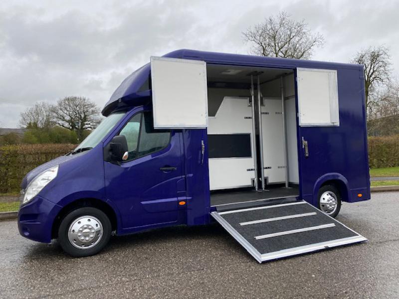23-531-2013 Renault Master 3.5 Ton Coach built by FVM Coach works. Brand new Long stall build. Full H style partition. Stalled for 2 rear facing Finished off in Metallic BMW M sport blue. Stunning
