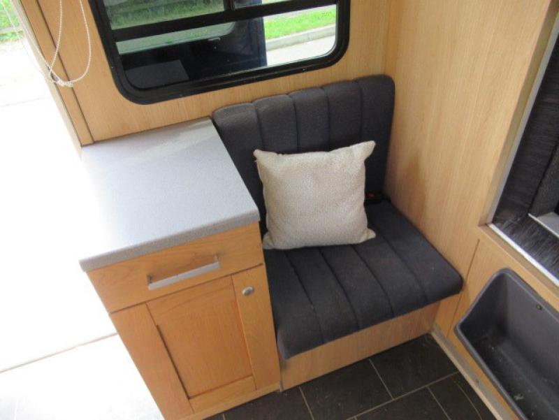 23-535-2009 Model 58 Isuzu N75190 7.5 Ton Automatic coach built by JSW Horseboxes. Stalled for 4 with smart living area, full tilt cab, aluminum planked siding.. Well built strong horsebox
