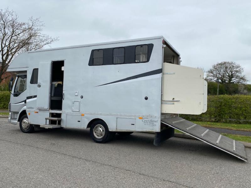 23-540-2002 Model 51 DAF LF 7.5 Ton Coach built by Courchevel Coach builders. Stalled for 3. Smart spacious living, sleeping for 4. Toilet and shower. External tack locker which does not intrude into the horse area.