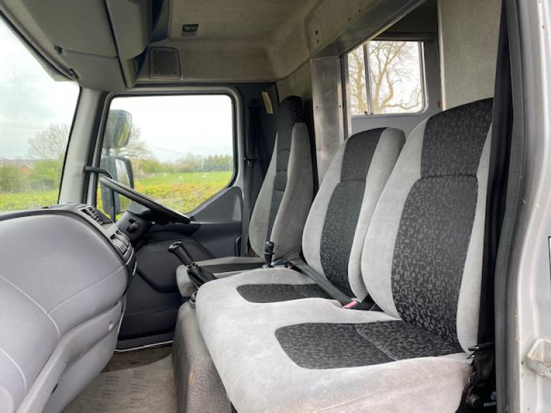 23-543-2007 DAF LF 160 7.5 Ton , coach built by Cotswolds Horseboxes. Stalled for 3 with smart spacious living, sleeping for 4. Toilet and shower.  No external tack locker intruding into the horse area Full tilt cab