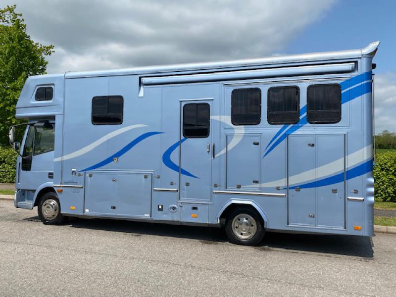 23-556-2004 Model 53 Iveco Eurocargo 75E17 7.5 Ton Coach built by Equicruiser horseboxes. Stalled for 3. Smart luxurious living, sleeping for 6. Large bathroom. Underfloor storage, Full tilt cab. VERY SMART