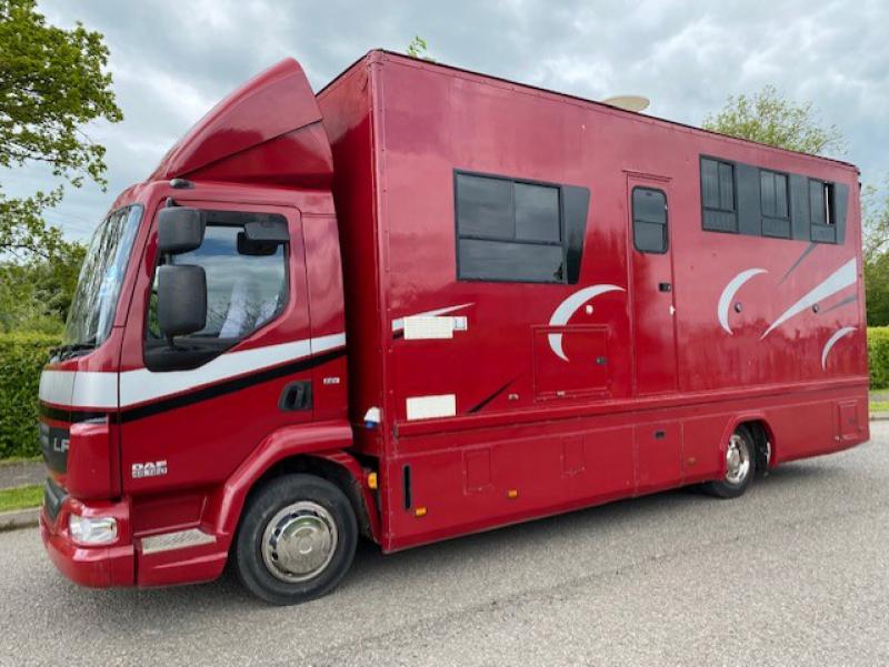 23-558-2012 DAF LF 160 7.5 Ton , Professional conversion IP Coach builders. Stalled for 3 with smart spacious living, sleeping for 2.  No external tack locker intruding into the horse area  Full tilt cab.. VERY SMART TRUCK!