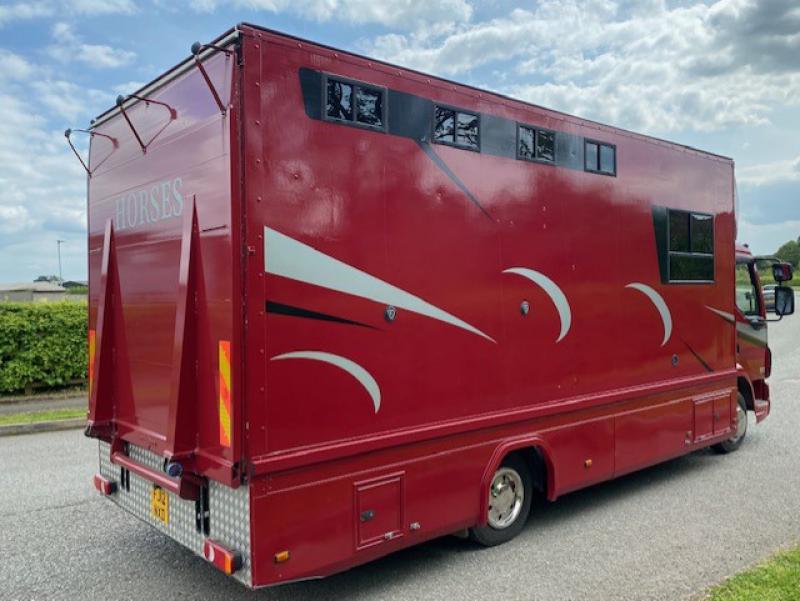 23-558-2012 DAF LF 160 7.5 Ton , Professional conversion IP Coach builders. Stalled for 3 with smart spacious living, sleeping for 2.  No external tack locker intruding into the horse area  Full tilt cab.. VERY SMART TRUCK!