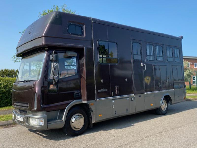 23-561-2005 Model Iveco Eurocargo 75E17 7.5 Ton Coach built by Equicruiser horseboxes. Stalled for 4. Smart luxurious living, sleeping for 4.Toilet and shower. Full tilt cab. Low mileage