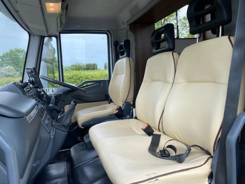 23-562-2007 Iveco Eurocargo 75E17 7.5 Ton Coach built by Euro horseboxes. Stalled for 3. Smart luxurious living, sleeping for 4. Toilet and shower, Full tilt cab. Excellent condition throughout