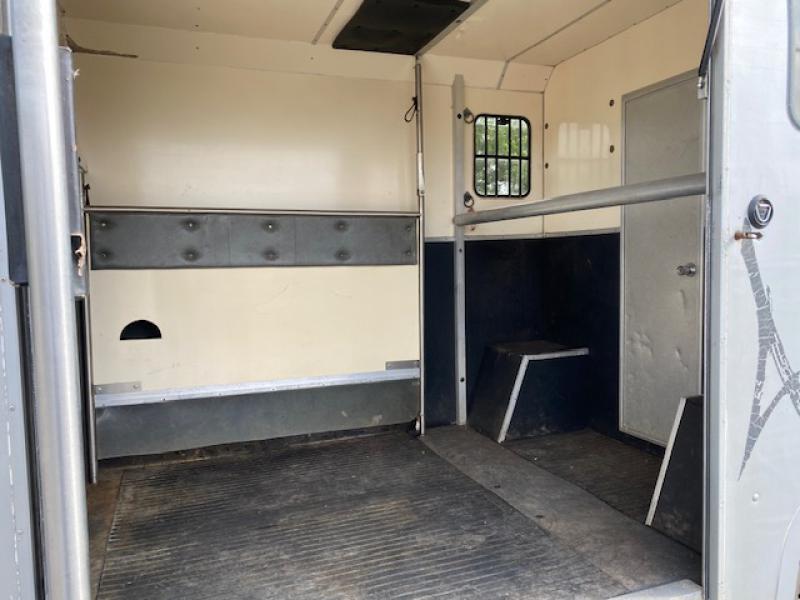 23-574-2006 Model Vauxhall Movano 3.5 Ton Coach built by Alexander RS York model. Stalled for 2 rear facing.. Long stall model. Excellent condition throughout