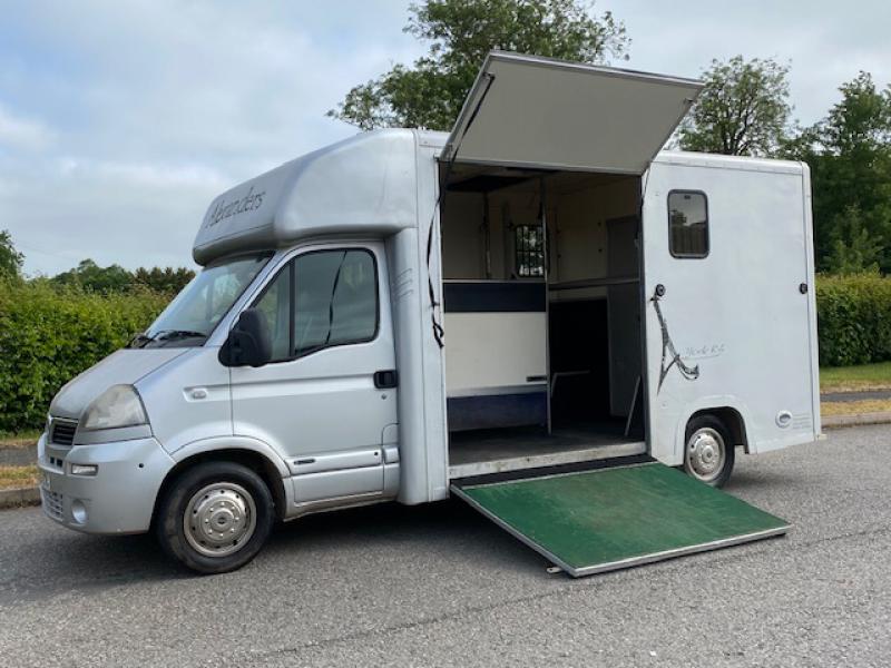 23-574-2006 Model Vauxhall Movano 3.5 Ton Coach built by Alexander RS York model. Stalled for 2 rear facing.. Long stall model. Excellent condition throughout