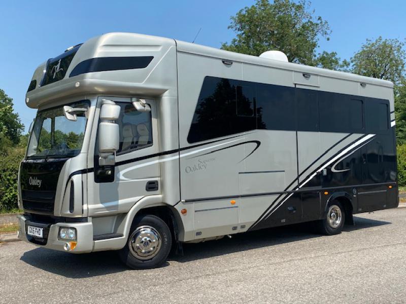 23-578-STUNNING 7.5 Ton 2015 Iveco Eurocargo 75E16 Automatic Coach built by Oakley coach builders. Oakley Supreme Model. Stalled for 3. Smart luxurious living. Sleeping for 4. Huge specification throughout. Only 11,471 Miles from new!  No external tack lockers intruding into the horse area.