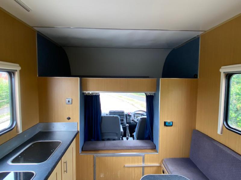 23-597-2006 Model 55 Iveco Eurocargo 75E17 7.5 Ton Coach built by Wren horseboxes. Stalled for 3. Smart  living, sleeping for 4.. Large external tack locker which does not intrude into the horse area.. VERY SMART
