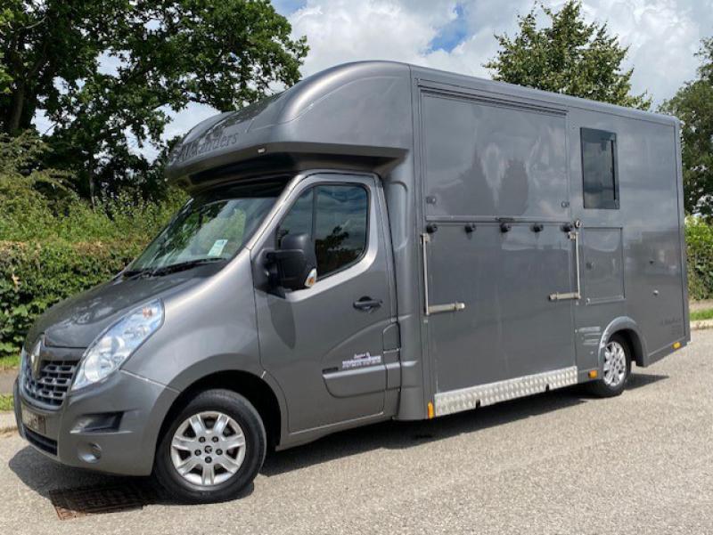 23-613-2016 66 Renault Master 3.5 Ton Coach built by Alexander Horseboxes. Windsor Long Stall Model Stalled for 2 rear facing.. Full wall between the horse area and changing area.. Only 12,465 Miles.. Finished off in Aston Martin Tungsten Grey Metallic