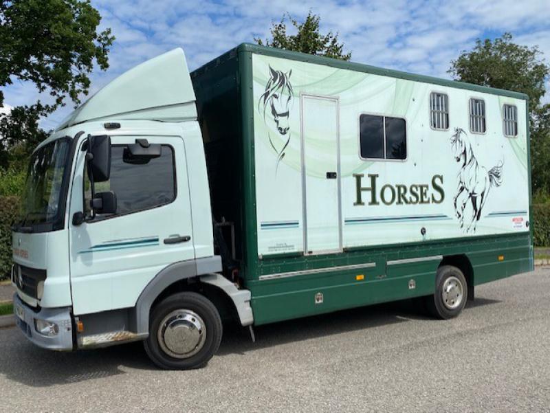 23-615-2005 Mercedes Benz Atego Automatic 7.5 Ton , Professional conversion by Midland Coach builders. Stalled for 3 with smart living, Full tilt cab. Rear air suspension . Very smart Horsebox