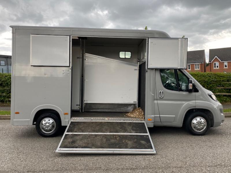23-617-LEFT HAND DRIVE!  2016 Peugeot Boxer 3.5 Ton Coach built by Regent horseboxes. Long stall Model. Stalled for 2 rear facing. Smart changing area. High specification..