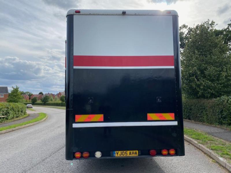 23-622-18 Ton Mercedes Benz Actros Coach built by JJ Woods  Coach builders. Stalled for 4 facing forward.. Smart luxurious living with sleeping for 4. Large external which does not intrude into the horse area.. Front and Rear air suspension