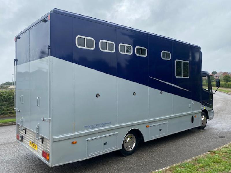 23-635-2003 Iveco Eurocargo 75E17 7.5 Ton Professional Priory Stud conversion. Stalled for 3. Smart spacious living, sleeping for two. Full tilt cab. No external tack locker intruding into the horse area.. VERY SMART