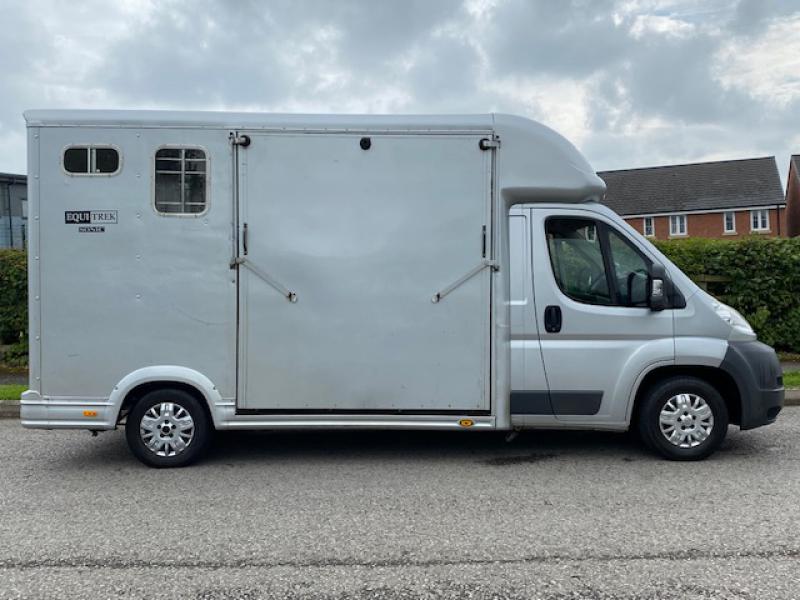 23-636-2012 Peugeot Boxer 3.5 Ton Equi-trek sonic excel . Stalled for 2 rear facing. Full wall between horse area and changing area. Air conditioning