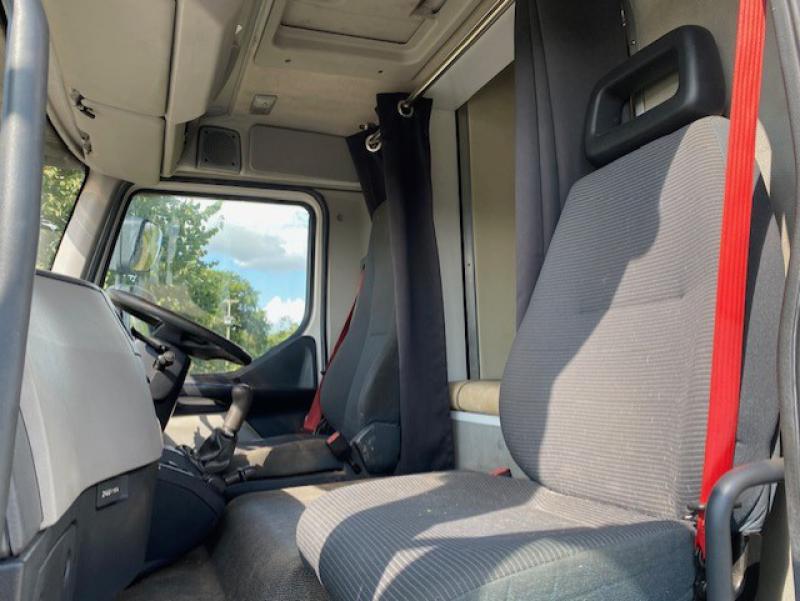 23-640-2009 Model 58 Volvo FL 18,000 kg  Professional conversion. Stalled for 6. Smart luxurious living, sleeping for 4. Large bathroom with toilet and shower. Full tilt cab. Very smart truck