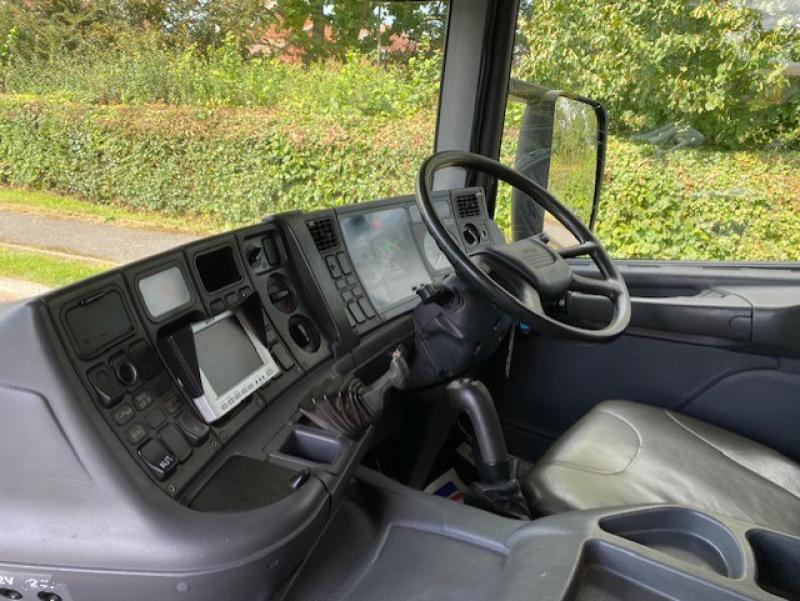 23-641-Beautiful 18,000 kg Scania 260 Coach built by K & P coach builders. Stalled for 5. Sleeping for 4. Large external tack lockers which do not intrude into the horse area.. Pristine condition throughout